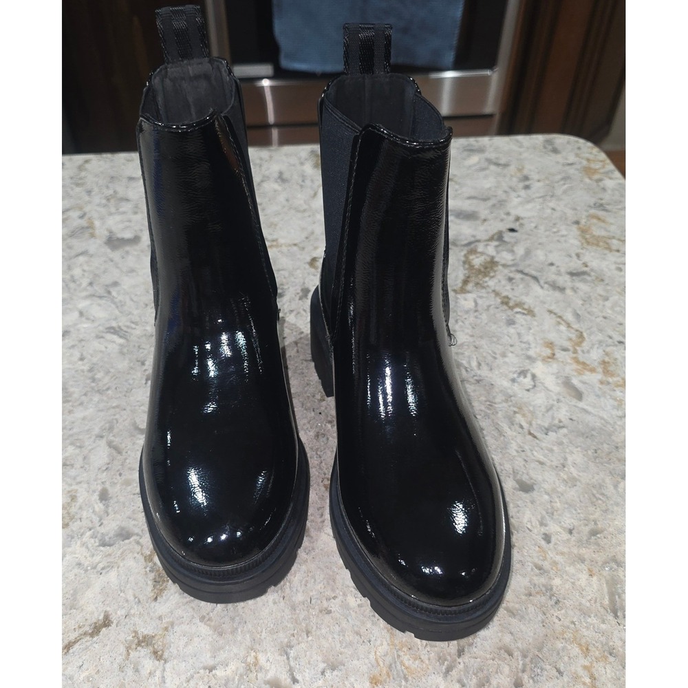 Rocket Dog Black Patent Chelsea Boots Lug Sole Plush Foam Ankle Booties Womens 7
